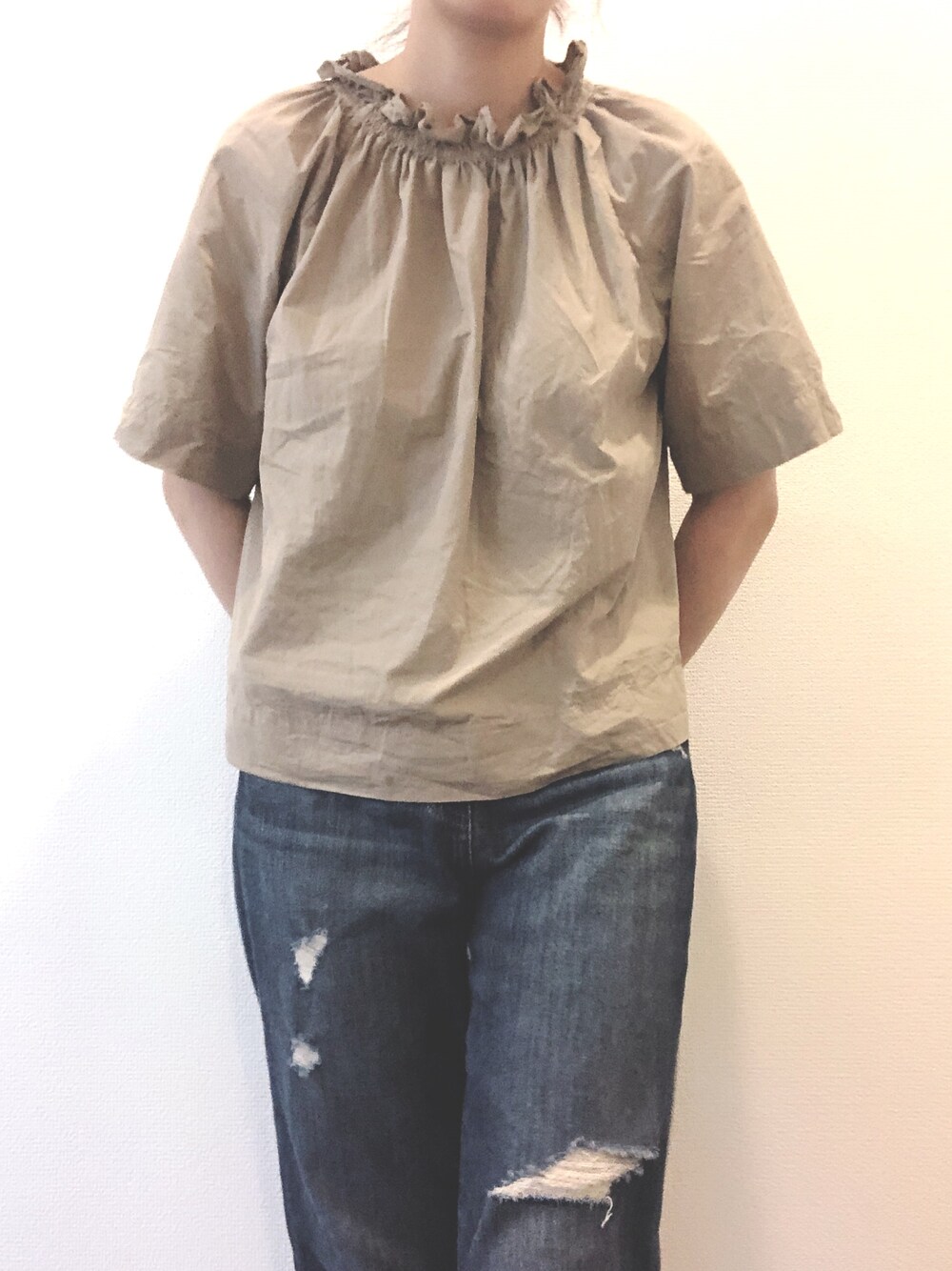 「UNIQLO、ジーパン」｜「UNIQLOのアイテム（Tシャツ/カットソー、ベージュ系）」を使った、panda_co.さん（レディース・152cm）の夏コーディネートの1枚目の写真