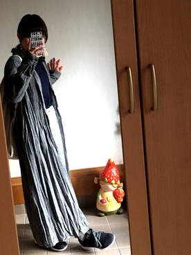 「E hyphen world gallery（イーハイフンワールドギャラリー）のアイテム（シャツ/ブラウス、グレー系）」を使った、すーさん（レディース・147cm）の秋コーディネート