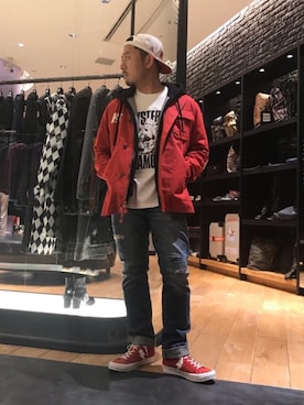 「白キャップ」｜「アイテム（ミリタリージャケット）」を使った、DAISUKEさん（メンズ・174cm）の冬コーディネート