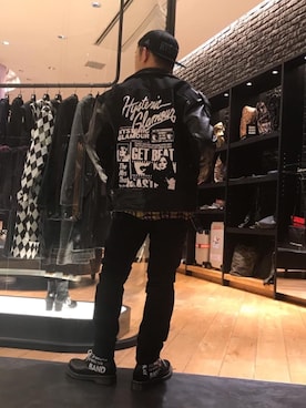 「レザーコーデ」｜「アイテム（キャップ）」を使った、DAISUKEさん（メンズ・174cm）の冬コーディネート