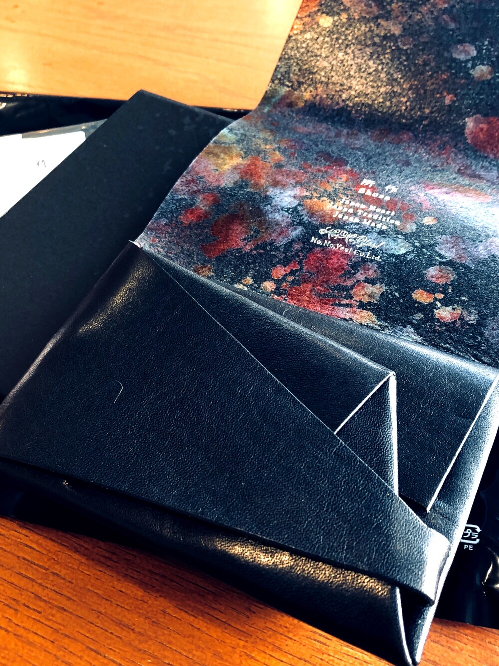 「財布、nonoyes、黒、染め」｜「所作のアイテム（財布、ブラック系）」を使った、yuunaさん（レディース・163cm）の春コーディネートの1枚目の写真