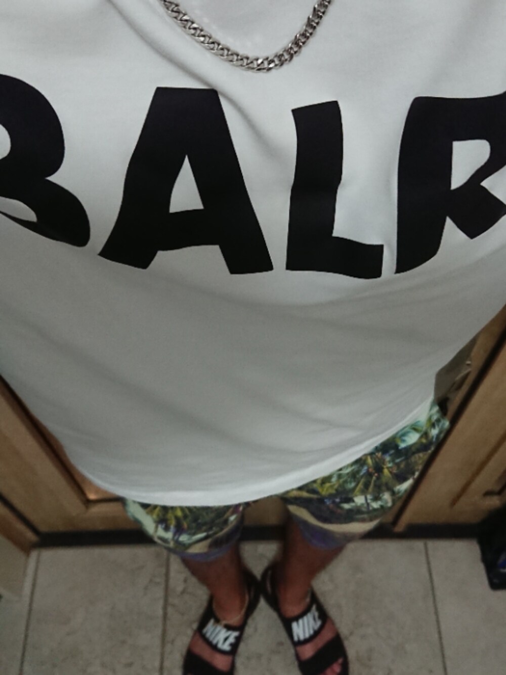 「夏コーデ、夏男、大人カジュアル、サッカー、summer、サンダル、スポサン、ボーラー」｜「BALR.のアイテム（シャツ/ブラウス、ホワイト系）」を使った、snzさん（メンズ・181cm）の夏コーディネートの1枚目の写真