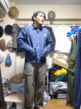 「TCB jeans（ティーシービージーンズ）のアイテム（ハンチング/ベレー帽）」を使った、Diez Katsumiさん（メンズ・173cm）の冬コーディネート