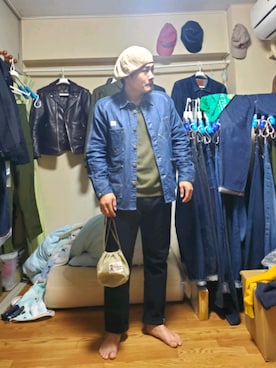 「TCB jeans（ティーシービージーンズ）のアイテム（ハンチング/ベレー帽）」を使った、Diez Katsumiさん（メンズ・173cm）の冬コーディネート