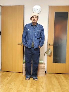 「TCB jeans（ティーシービージーンズ）のアイテム（ハンチング/ベレー帽）」を使った、Diez Katsumiさん（メンズ・173cm）の春コーディネート