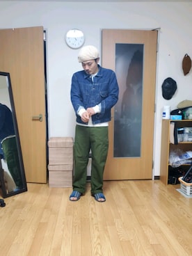 「TCB jeans（ティーシービージーンズ）のアイテム（ハンチング/ベレー帽）」を使った、Diez Katsumiさん（メンズ・173cm）の春コーディネート