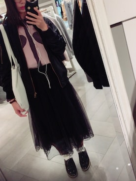 「黒スカート」｜「アイテム（MA-1）」を使った、みさん（レディース・168cm）の秋コーディネート