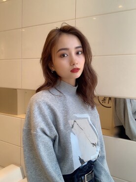 「EMODA」｜「アイテム（スウェット）」を使った、濱田 萌衣(EMODA)さん（レディース・162cm）の秋コーディネート