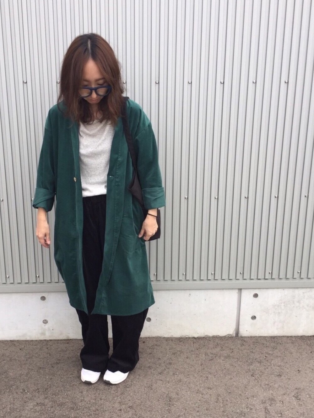 「evoluir、Kanazawa、エボルイール、金沢、静岡、phatee、カーディガン、めがね、アキコーデ、秋のコーデ」｜「Phateewearのアイテム（その他アウター、グリーン系）」を使った、mayumiさん（レディース・161cm）の秋コーディネートの1枚目の写真