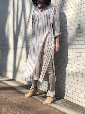 「レギンス」｜「アイテム（シャツワンピース、ベージュ系）」を使った、teraiさん（レディース・160cm）の春コーディネート