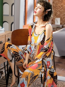 「ガウン」｜「アイテム（ルームウェア）」を使った、TeddyShopさん（レディース・158cm）の秋コーディネート