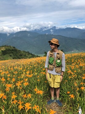 「アイテム（カーゴパンツ、イエロー系）」を使った、jeffhungさん（メンズ・180cm）の冬コーディネート