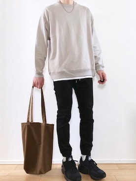 「リドム」｜「アイテム（スウェット）」を使った、こんさん（メンズ・172cm）の春コーディネート