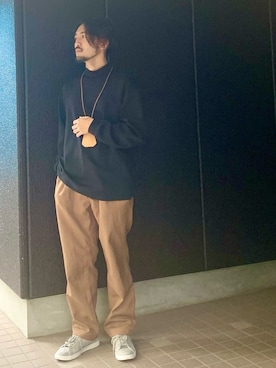 「OMNIGOD（オムニゴッド）のアイテム（パンツ）」を使った、藤川 寛規さん（メンズ・166cm）の秋コーディネート
