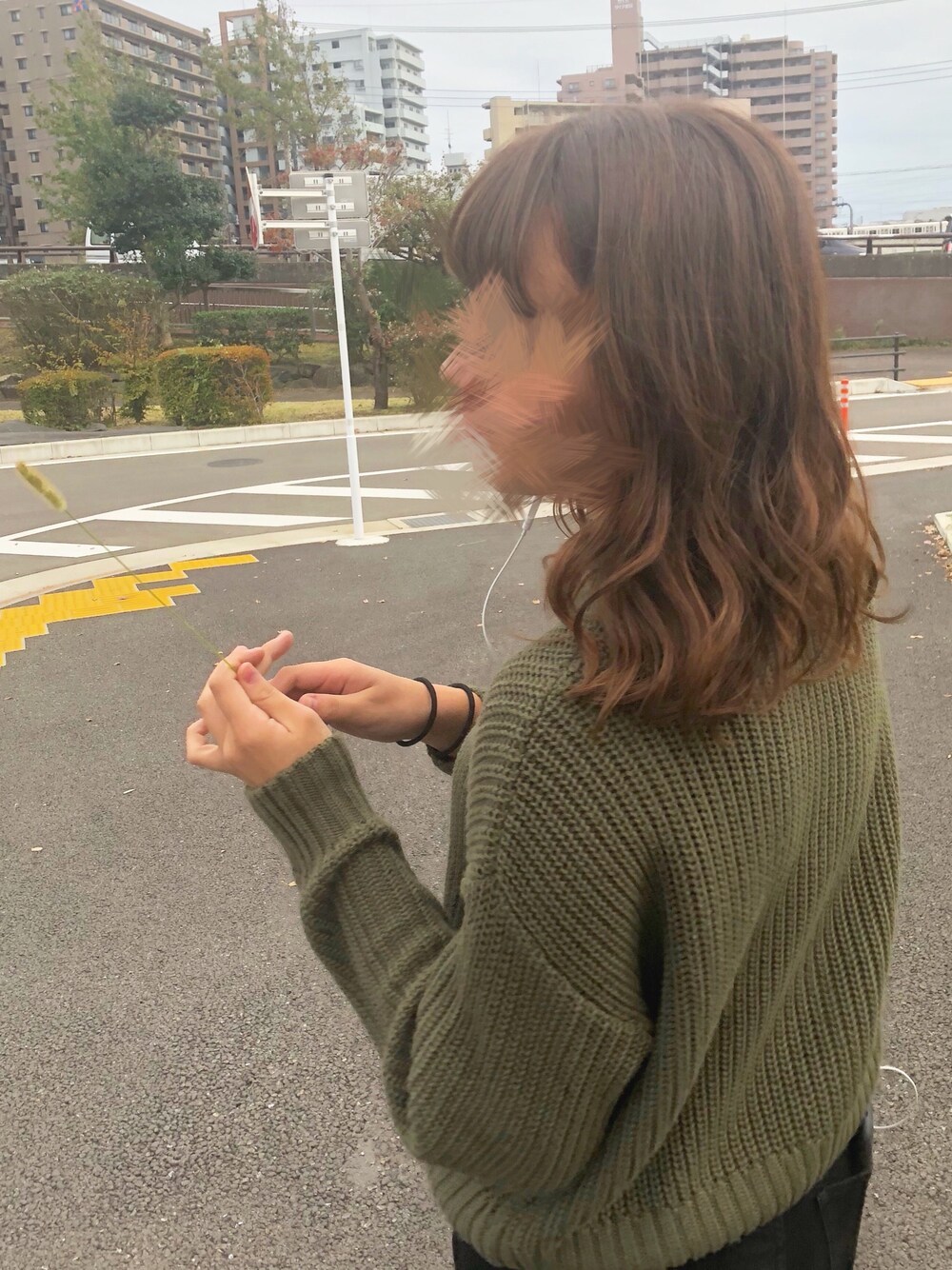 「H&Mのアイテム（トップス、グリーン系）」を使った、Al!sonさん（レディース・162cm）の秋コーディネートの1枚目の写真