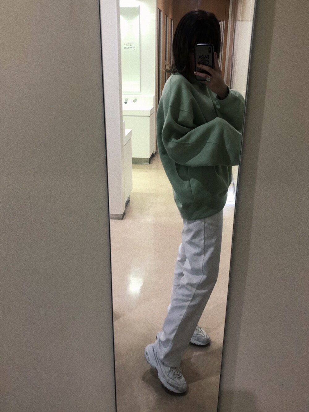 「秋のマイ旬スタイル、秋のコーデ、シンプル、きれいめカジュアル、くすみカラー、おしゃれさんと繋がりたい」｜「GUのアイテム（スウェット、グリーン系）」を使った、Al!sonさん（レディース・162cm）の秋コーディネートの1枚目の写真