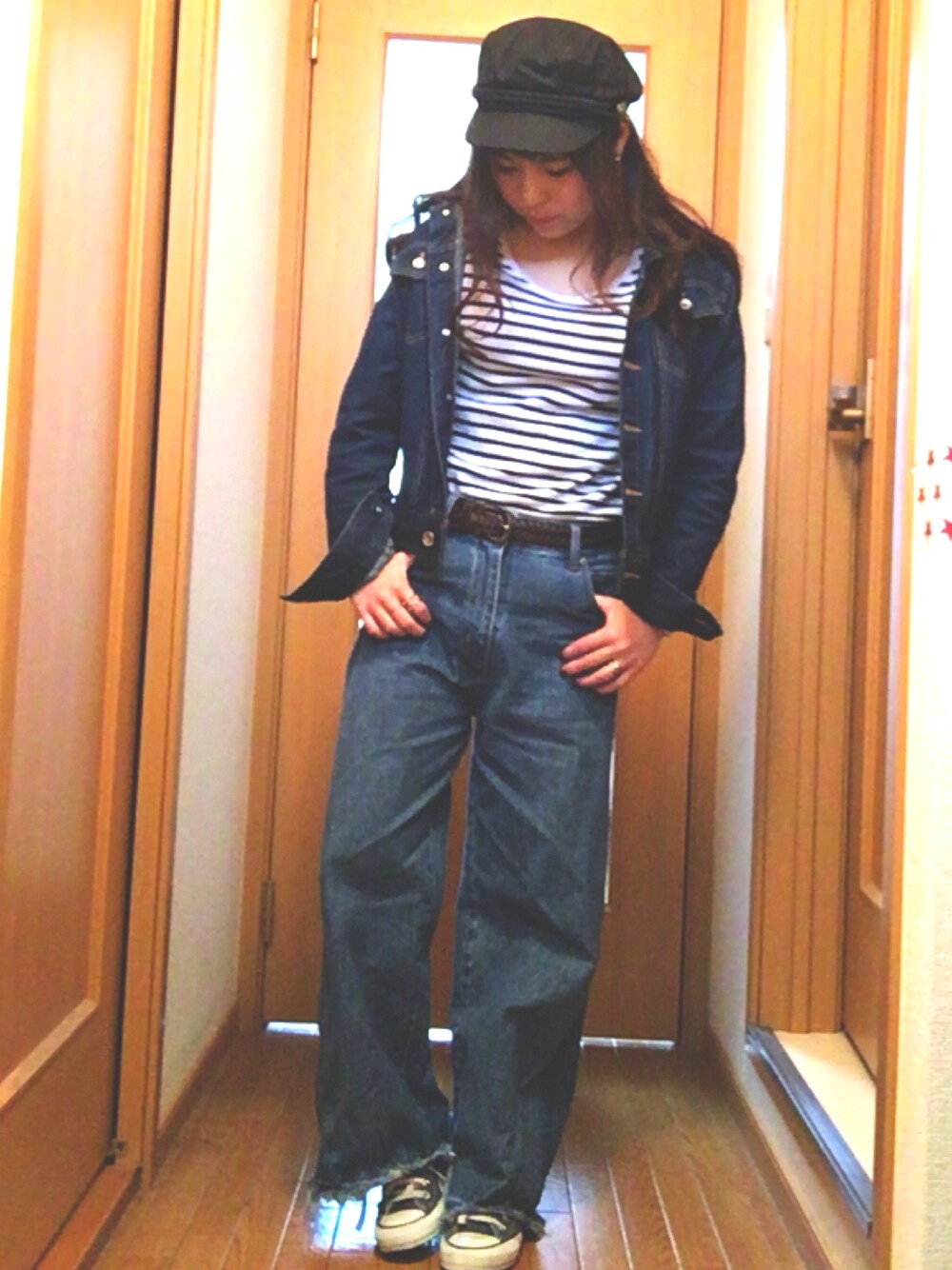 「ラフ、キャスケット、デニムパンツ、マリン」｜「CONVERSEのCONVERSE / CVS ALL STAR  HI（スニーカー、ブルー系）」を使った、てぃ。さん（レディース・156cm）の春コーディネートの1枚目の写真