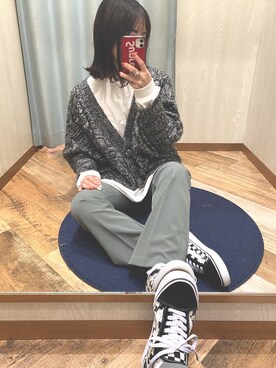 「UNIQLO（ユニクロ）のクルーネックT（長袖）（Tシャツ/カットソー、ホワイト系）」を使った、てぃ。さん（レディース・158cm）の秋コーディネート