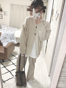 「しまむら（シマムラ）のアイテム（ニット/セーター、ホワイト系）」を使った、てぃ。さん（レディース・158cm）の冬コーディネート