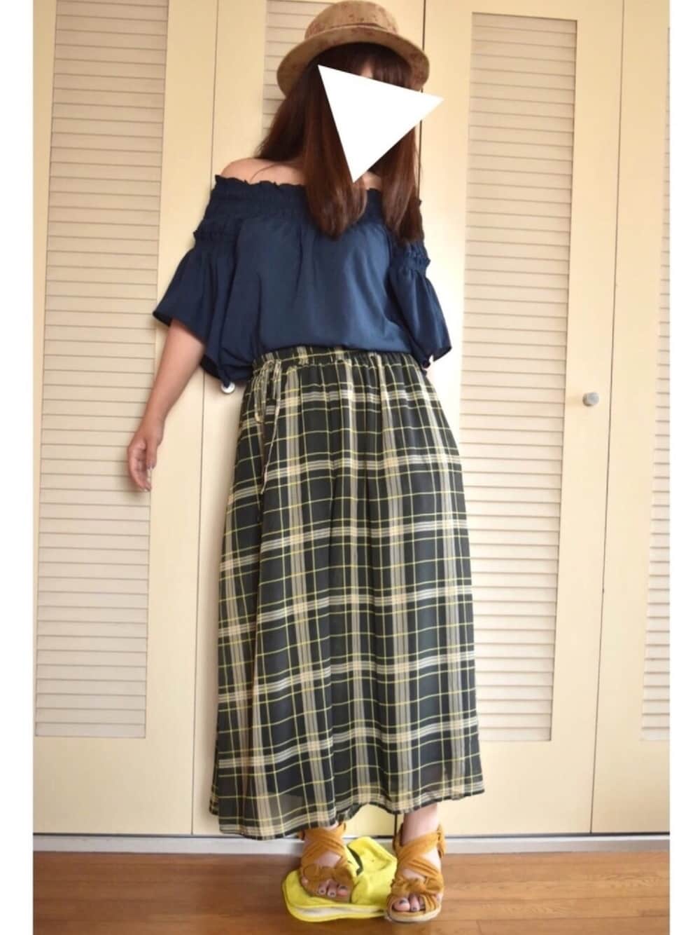 「夏コーデ、niko and ...、チェック、チェックパンツ、ワイドパンツ、オフショル、カンカン帽、帽子」｜「PAGEBOYのボイルオフショルブラウス（シャツ/ブラウス、ブルー系）」を使った、みみさん（レディース・158cm）の春コーディネートの1枚目の写真