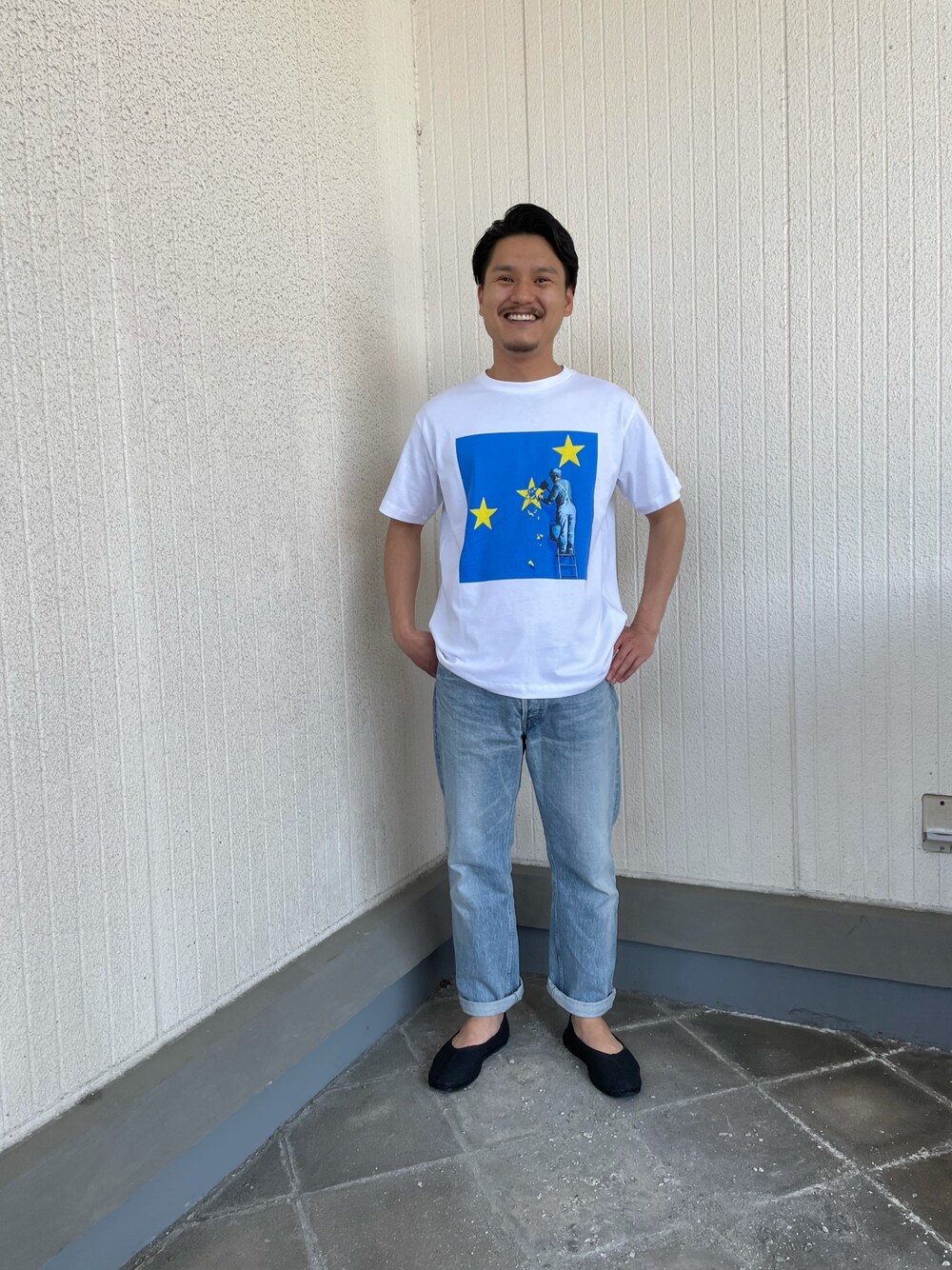 「シンプル、プリントT、デニム、エスパドリーユ」｜「ITEMS URBANRESEARCHのBRANDALISED フォトプリントTシャツ（その他、その他）」を使った、よねさん（メンズ・172cm）の春コーディネートの1枚目の写真
