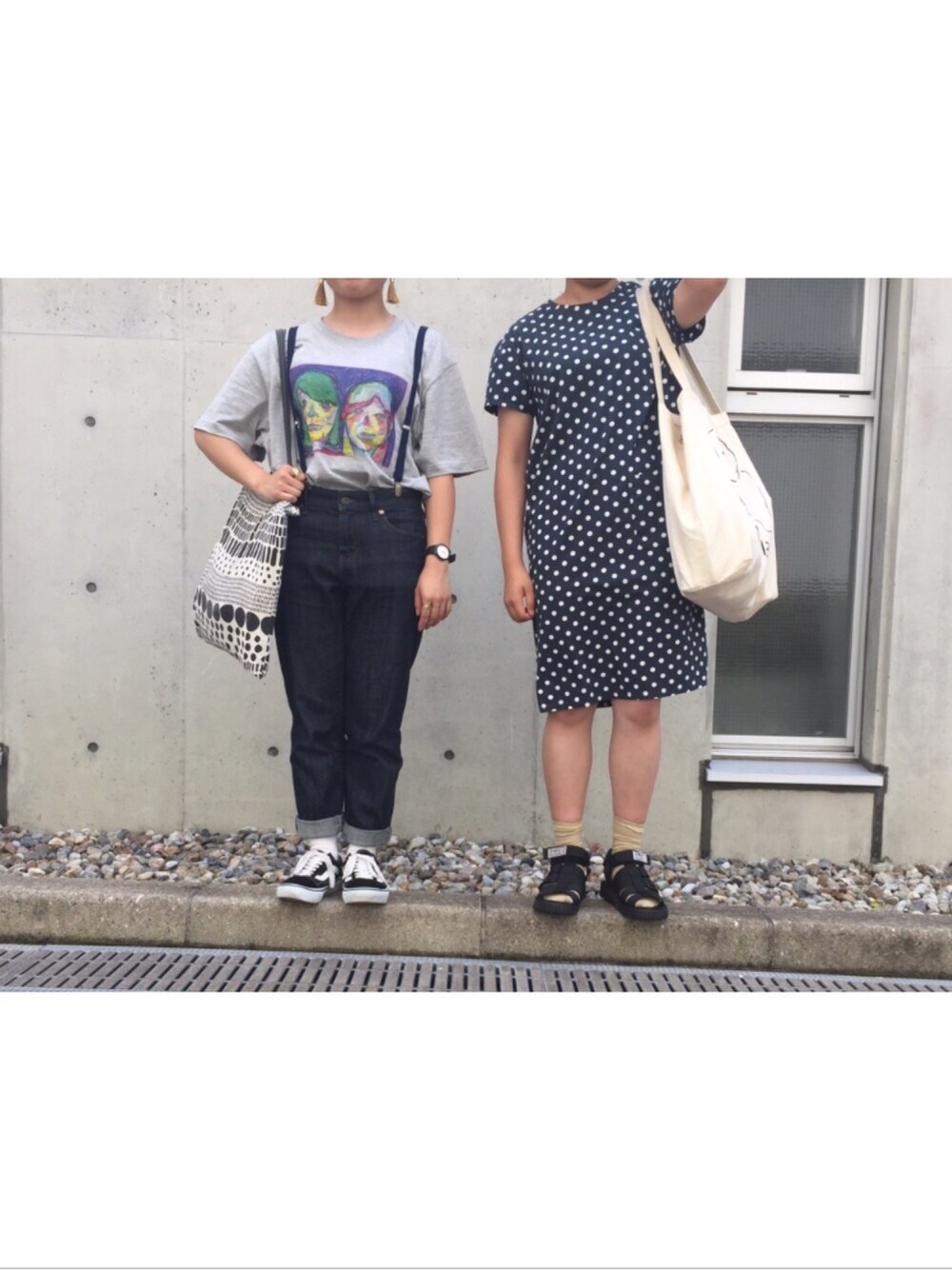 「夏コーデ、デニム、スニーカー、ootd、バンドT、UNIQLO、CASIO、SHAKA、大学生、サスペンダー」｜「yonigeのアイテム（Tシャツ/カットソー、グレー系）」を使った、マキノとアンザイさん（レディース・149cm）の夏コーディネートの1枚目の写真