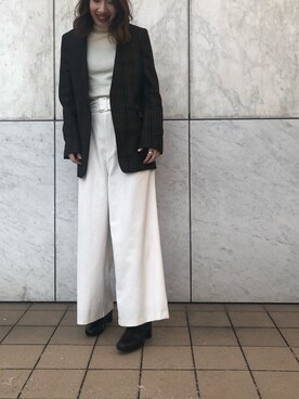 テーラードジャケットを使った 白パンツコーデ のレディース人気ファッションコーディネート Wear