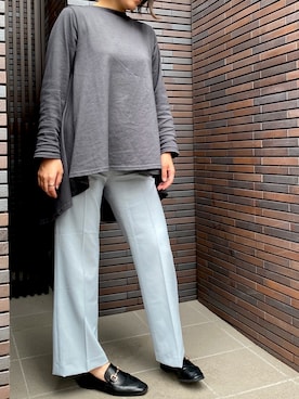 「select MOCA（セレクトモカ）の柔らかく履きやすいフェイクレザーゴールドビット付きローファー（ローファー）」を使った、Cbbaさん（レディース・165cm）の秋コーディネート