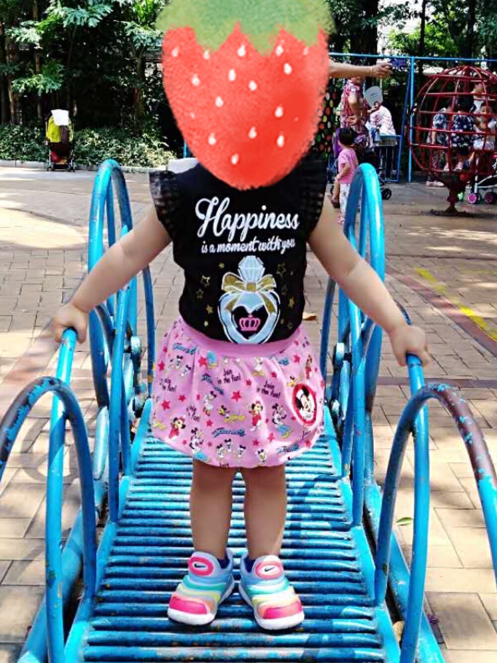 「BABYDOLLのアイテム（トップス、ブラック系）」を使った、Tong'mamiさん（キッズ・90cm）の春コーディネートの1枚目の写真