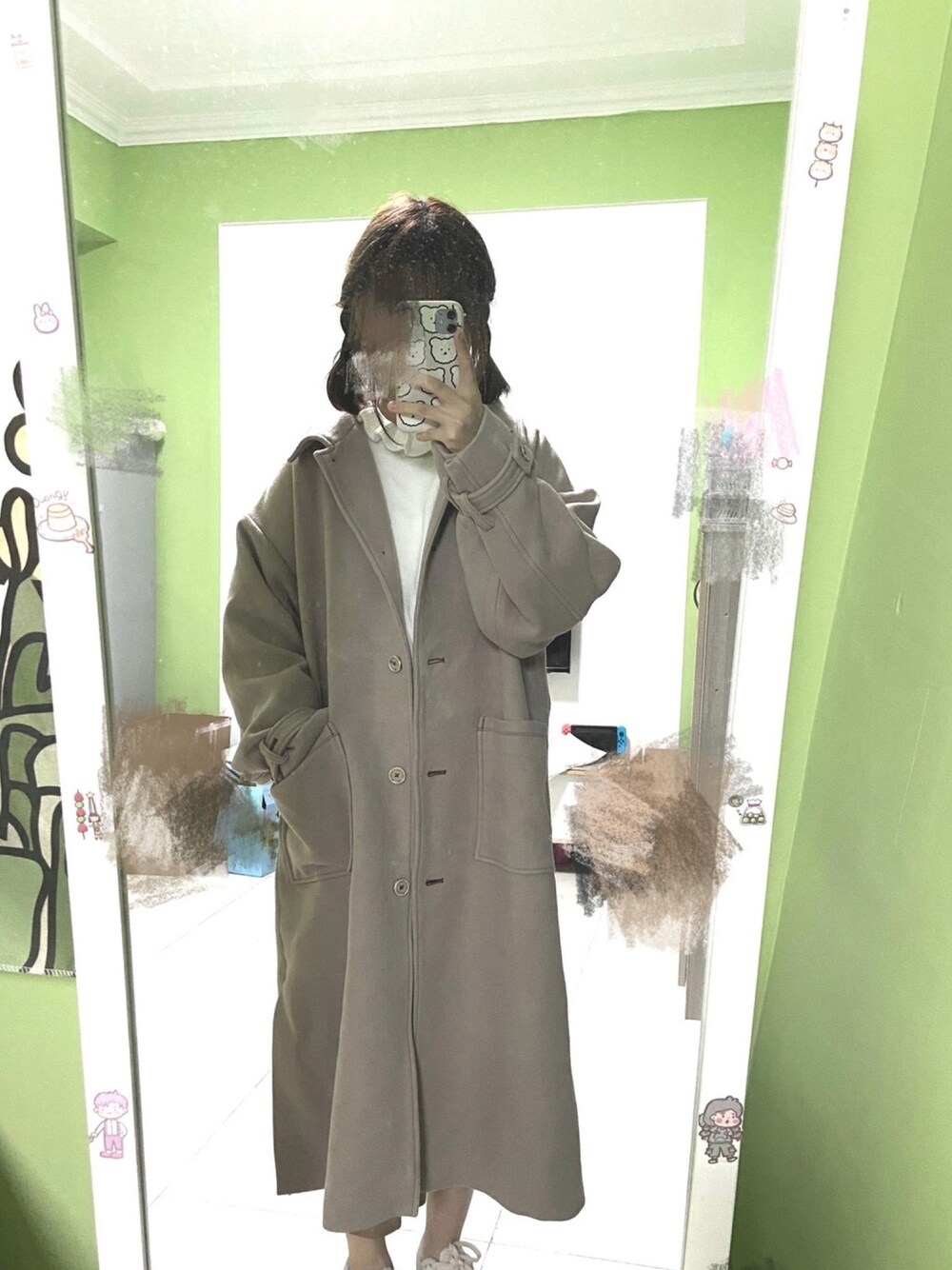 「ehka sopoの【まる×ehka sopo】サイドスリットコート（ステンカラーコート、ブラウン系）」を使った、nekoさん（レディース・162cm）の冬コーディネートの1枚目の写真