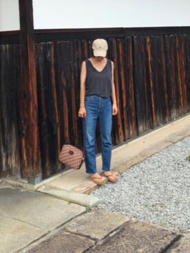 「Minnetonka（ミネトンカ）のアイテム（ビーチサンダル）」を使った、ATTSUさん（レディース・163cm）の夏コーディネート