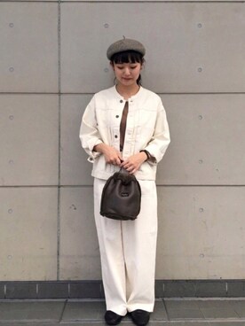 「オールホワイト」｜「アイテム（ハンチング/ベレー帽）」を使った、コタニさん（レディース・158cm）の秋コーディネート