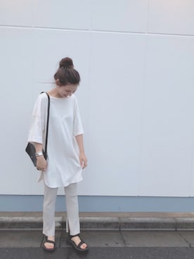 「GU（ジーユー）のアイテム（Tシャツ/カットソー、ホワイト系）」を使った、maaiiさん（レディース・164cm）の夏コーディネート