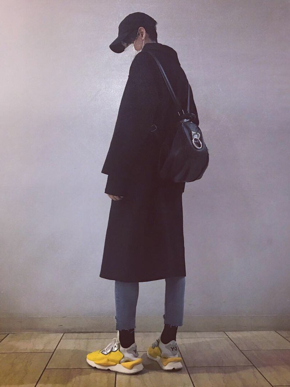 「Luis、コート、おしゃれさんと繋がりたい、Y-3、KAIWA、秋冬コーデ、ROCKET x LUNCH、acw」｜「ROCKET x LUNCHのアイテム（キャップ、ブラック系）」を使った、りゅうせいみマンさん（メンズ・180cm）の冬コーディネートの1枚目の写真