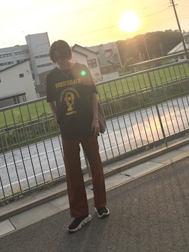 「スピードトレーナー」｜「アイテム（バッグ）」を使った、りゅうせいみマンさん（メンズ・180cm）の秋コーディネート