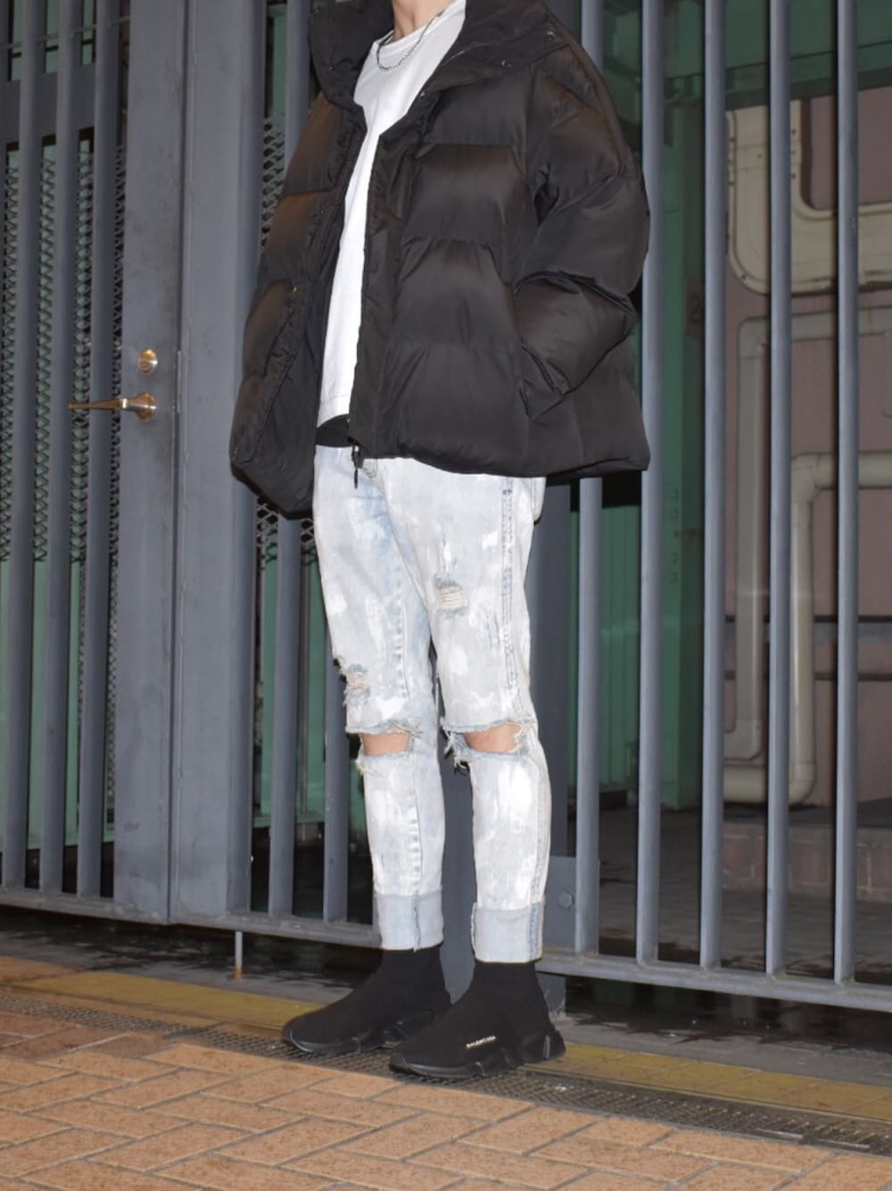 「冬、登坂広臣、ZARA、speed trainer、BALENCIAGA、オーバーサイズ、ダウンジャケット、高校生」｜「BALENCIAGAのアイテム（スニーカー、ブラック系）」を使った、Tatsuyaさん（メンズ・176cm）の冬コーディネートの1枚目の写真