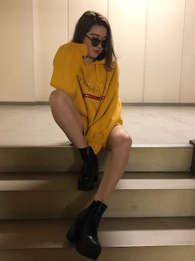 「アイテム（パーカー、イエロー系）」を使った、ENVYM_RIKAさん（レディース・161cm）の冬コーディネート