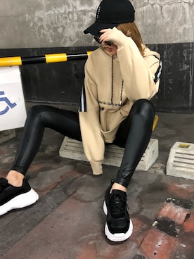 「ENVYM（アンビー）のアイテム（パンツ）」を使った、ENVYM_RIKAさん（レディース・161cm）の秋コーディネート
