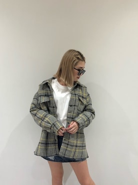 「アイテム（デニムスカート、ブルー系）」を使った、ENVYM_RIKAさん（レディース・161cm）の秋コーディネート