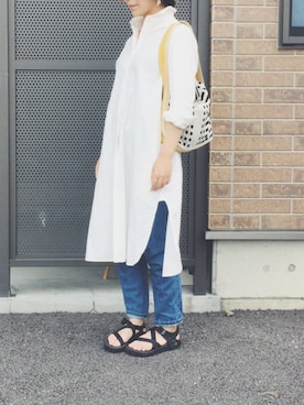 「YAECA」｜「アイテム（シャツワンピース）」を使った、iisaさん（レディース・155cm）の春コーディネート