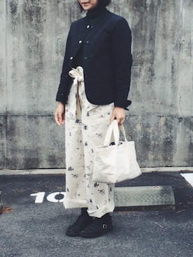 「R&D.M.Co OLDMAN’S TAILOR（オールドマンズテイラー）のアイテム（パンツ）」を使った、iisaさん（レディース・155cm）の冬コーディネート