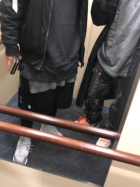 「MARCELO BURLON（マルセロ・バーロン）のアイテム（パンツ）」を使った、瀧石さん（メンズ・170cm）の冬コーディネート