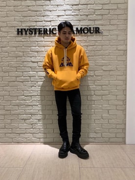 ファッションのインスピレーション 驚くばかりイエロー スウェット コーデ メンズ