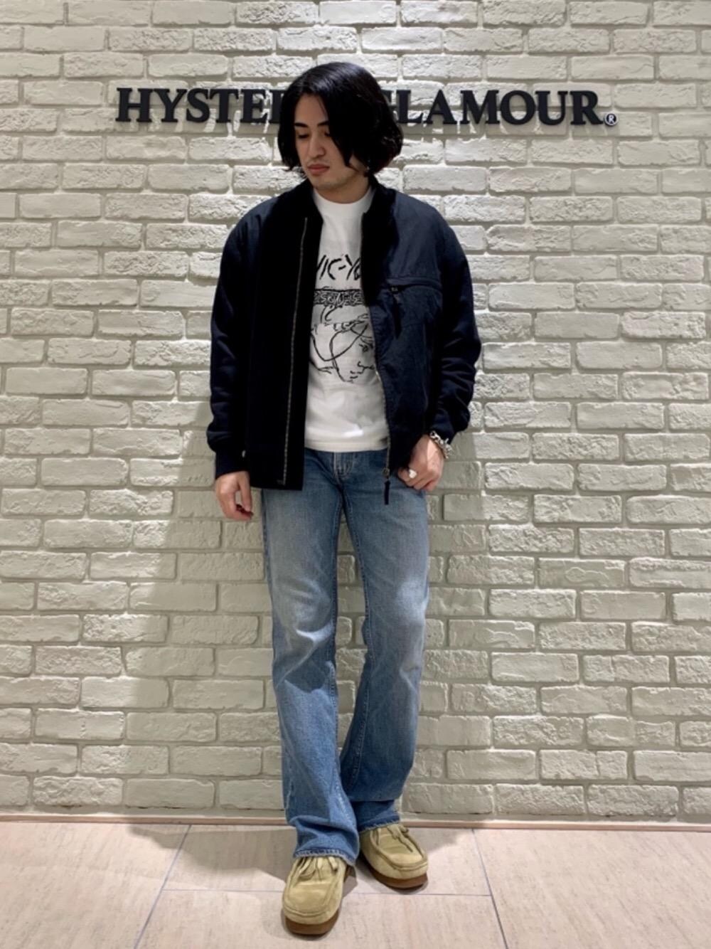 「長袖シャツ、カジュアルコーデ、ストリートコーデ、秋コーデ、ブーツカット、アメカジコーデ、でにむ、ロンt、hysteric glamour」｜「HYSTERIC GLAMOURのスリムブーツカットデニムパンツ（デニムパンツ、ブルー系）」を使った、t.さん（メンズ・165cm）の秋コーディネートの1枚目の写真