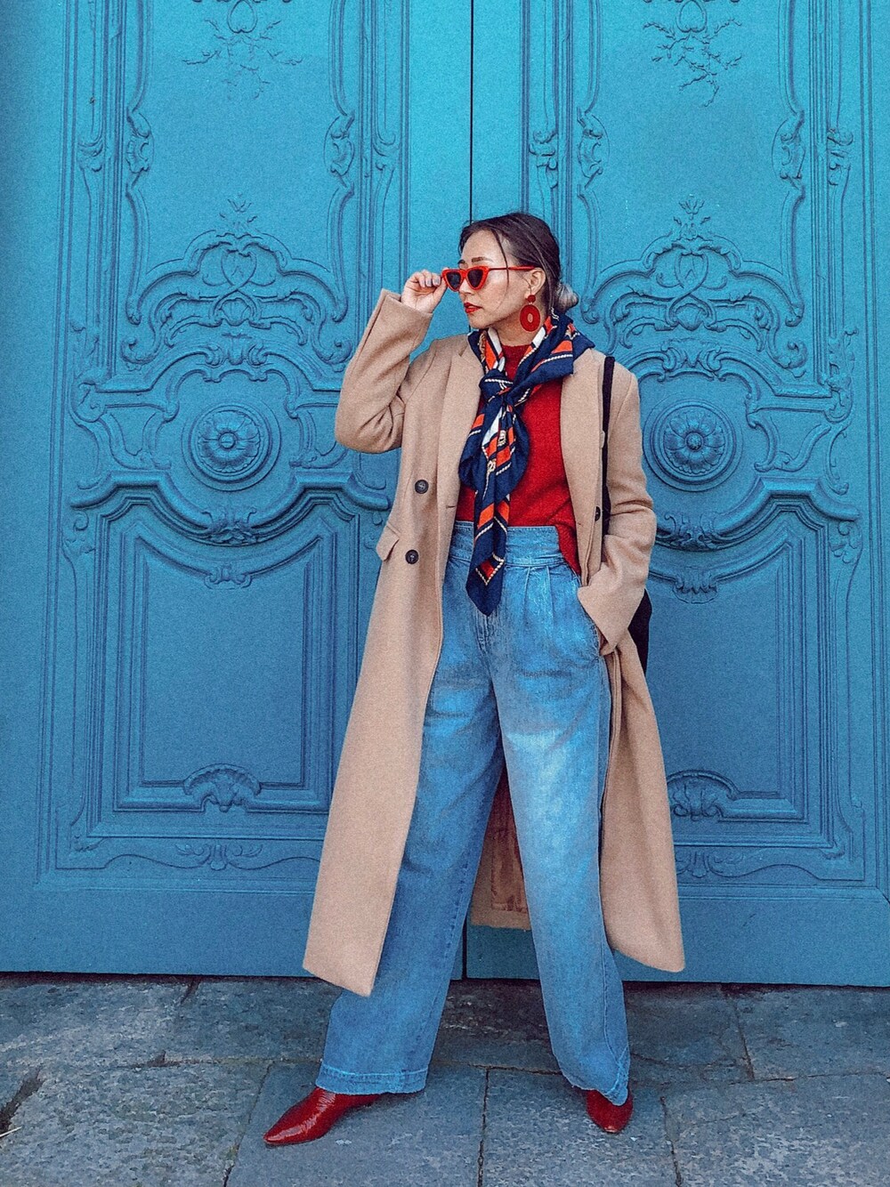 「VINTAGE、fashion、fashionweek、PARIS、streetstyle、STYLE、asian、denim」｜「LOAVESのアイテム（テーラードジャケット、ベージュ系）」を使った、queenhorsfallさん（レディース・163cm）の冬コーディネートの1枚目の写真