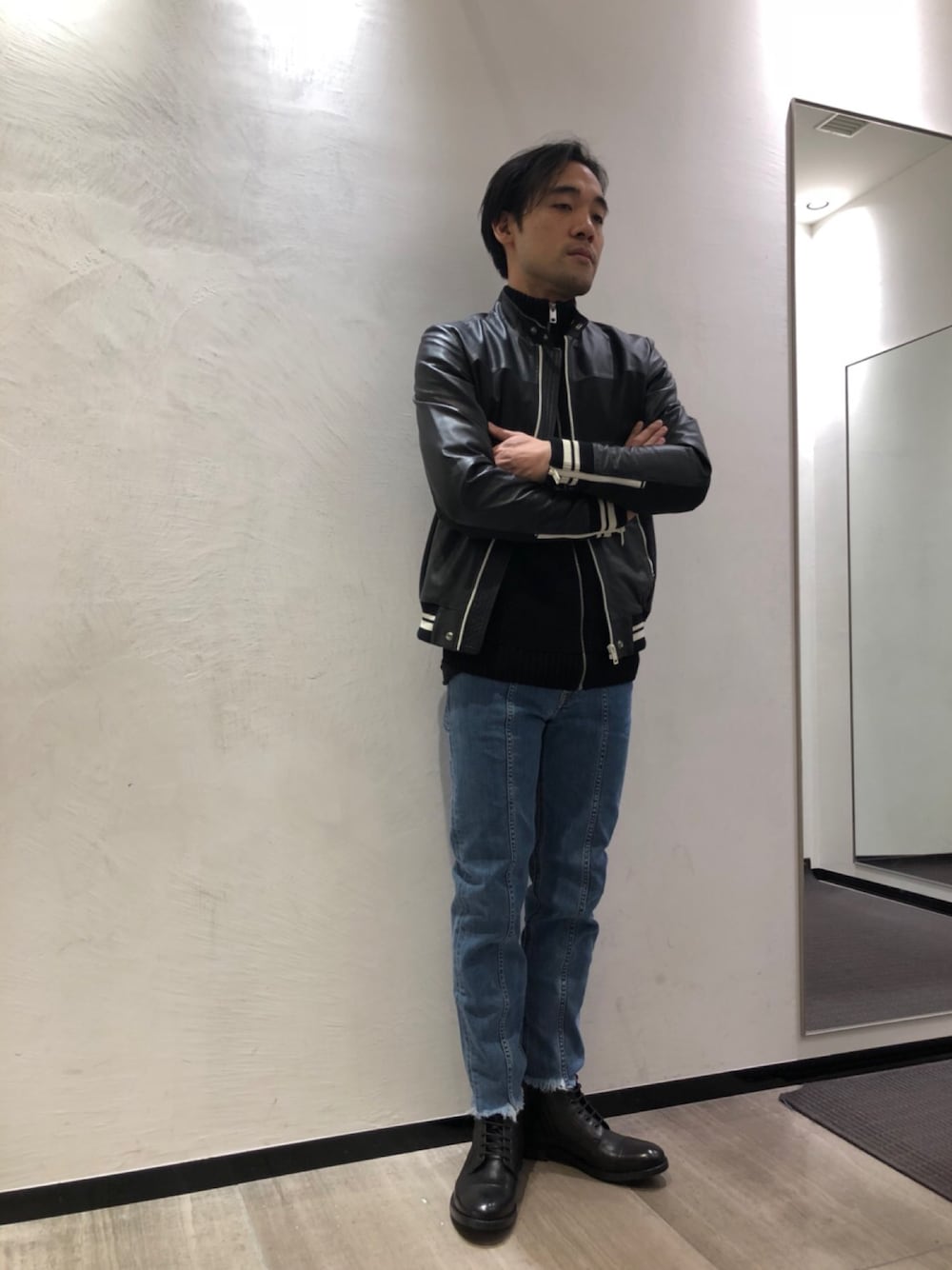 DIESELのアイテムを使った「ドライバーズニット」の人気ファッション