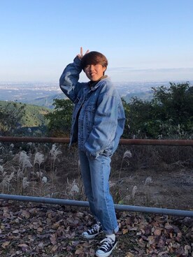 「古着女子」｜「アイテム（デニムジャケット）」を使った、め。さん（レディース・149cm）の秋コーディネート