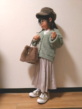 「ベージュスニーカー」｜「アイテム（その他）」を使った、yur★takさん（キッズ・100cm）の冬コーディネート