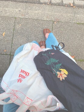 「ZARA BASIC（ザラベーシック）のアイテム（シャツ/ブラウス、ブラック系）」を使った、Runaさん（レディース）の秋コーディネート