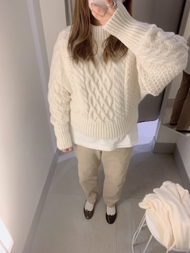 「H&M（エイチ・アンド・エム）のアイテム（ニット/セーター、ホワイト系）」を使った、Runaさん（レディース）の秋コーディネート